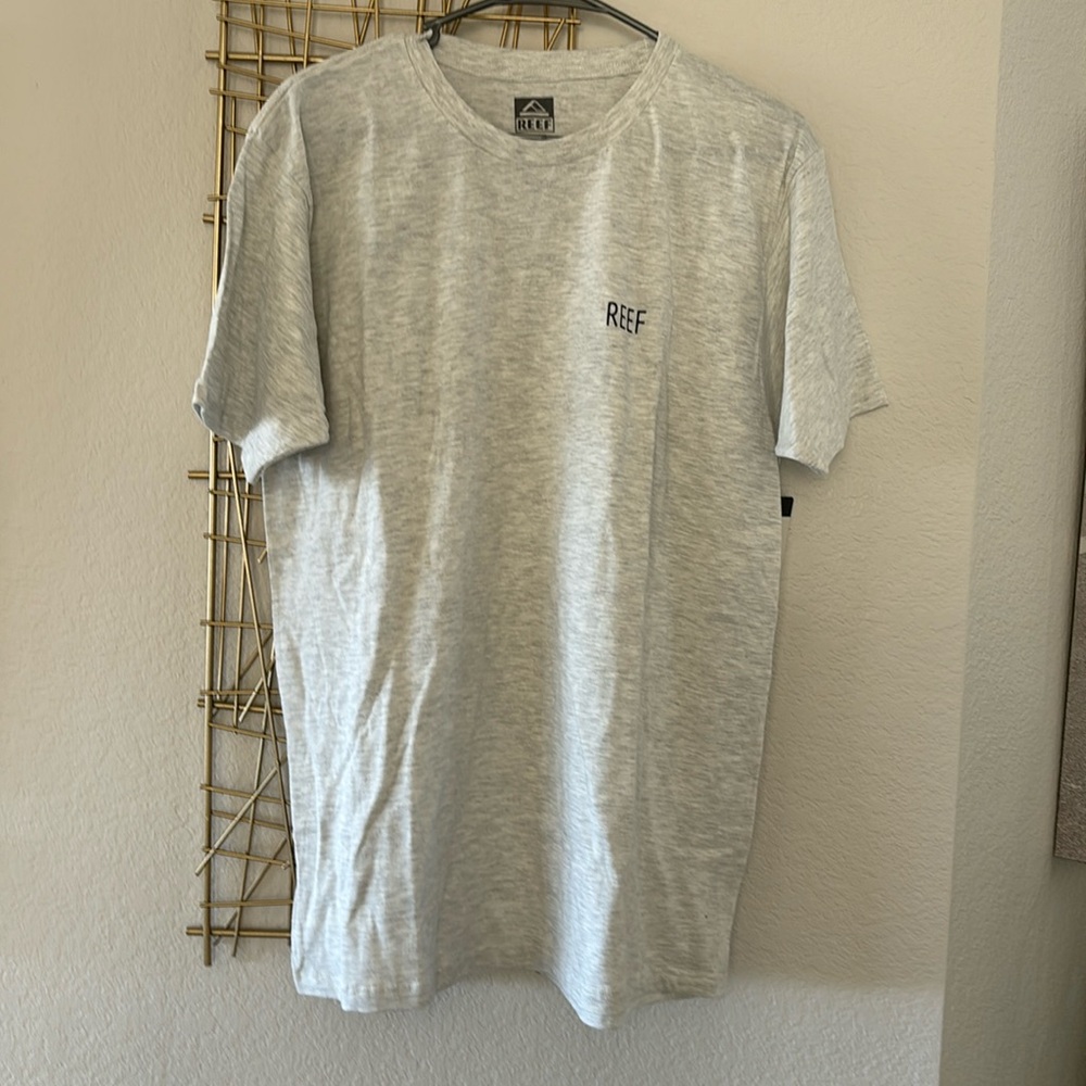 Men’s grey Reef t shirt …. Nwt